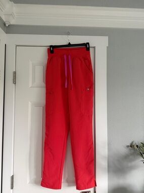 Figs Straight Leg high waisted Pants in Coral with Pink Drawstring size XS